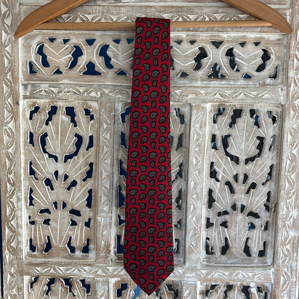 Robert Talbott Best of Class Hand Sewn Silk Red Paisley Tie